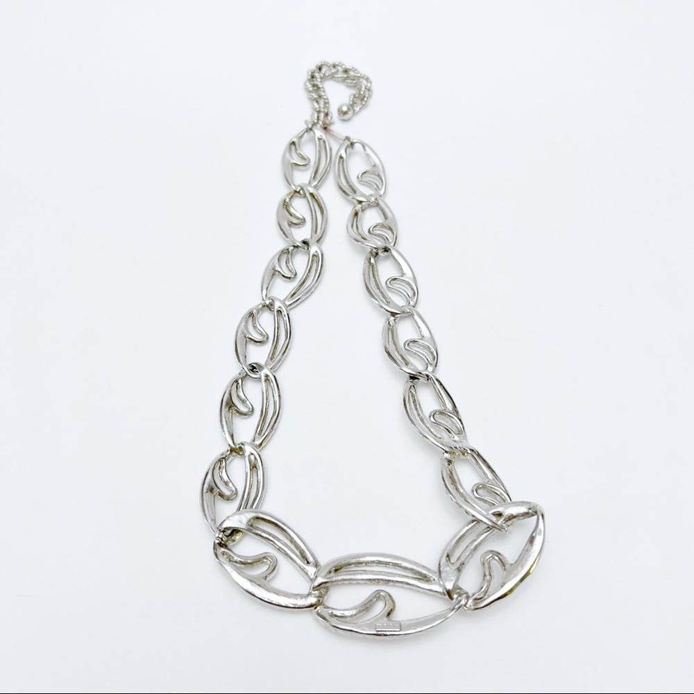 VTG Trifari Signed Silvertone Abstract Wave Twisted Rope Loop Collar Necklace - Picture 2 of 7